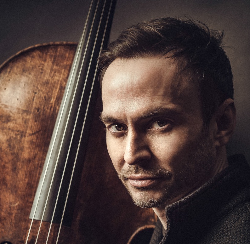 1 / Pavel Gomziakov / OE Oficina